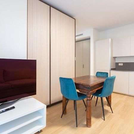 Ferienwohnung Cozy Flat With Parking Mailand Exterior foto