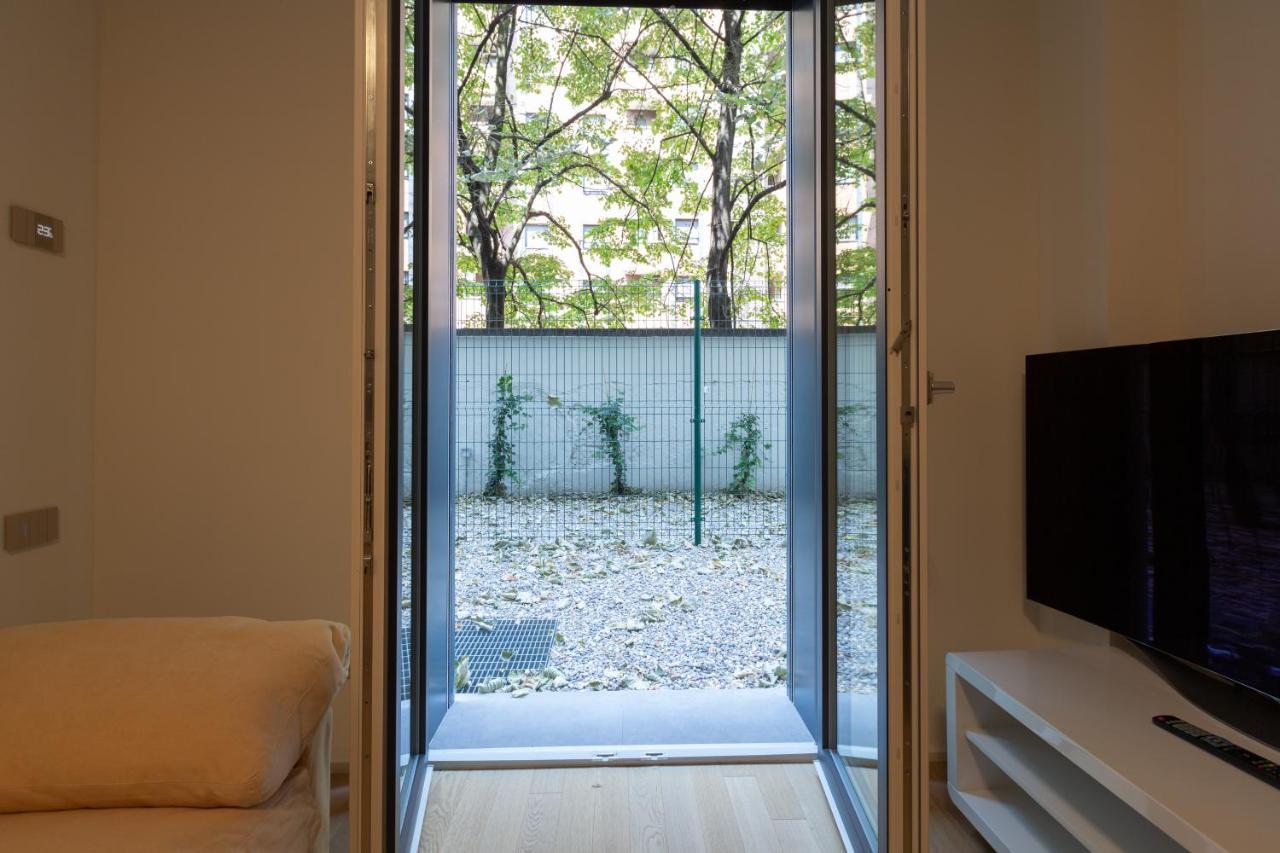 Ferienwohnung Cozy Flat With Parking Mailand Exterior foto