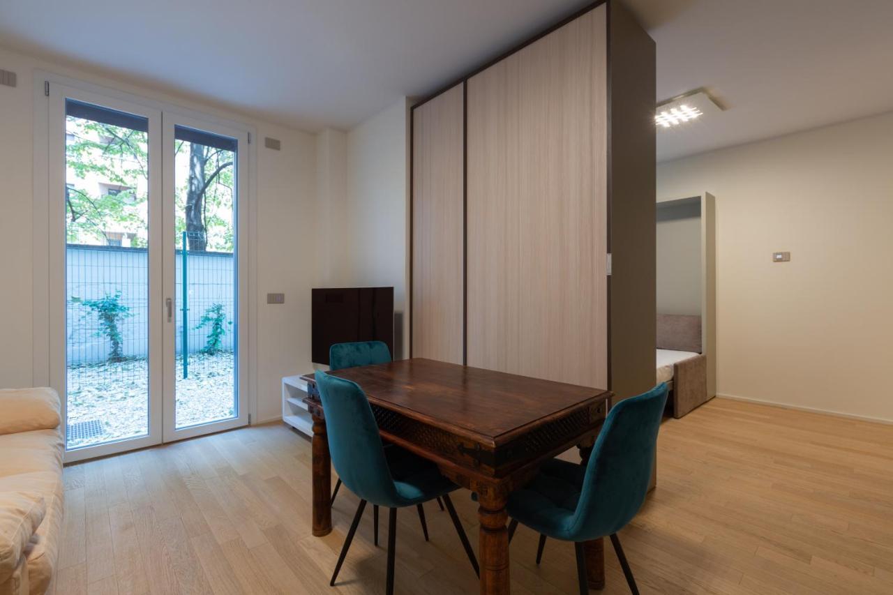 Ferienwohnung Cozy Flat With Parking Mailand Exterior foto