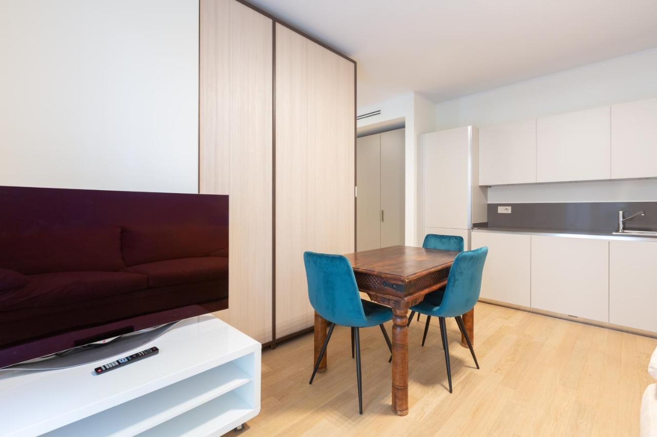 Ferienwohnung Cozy Flat With Parking Mailand Exterior foto