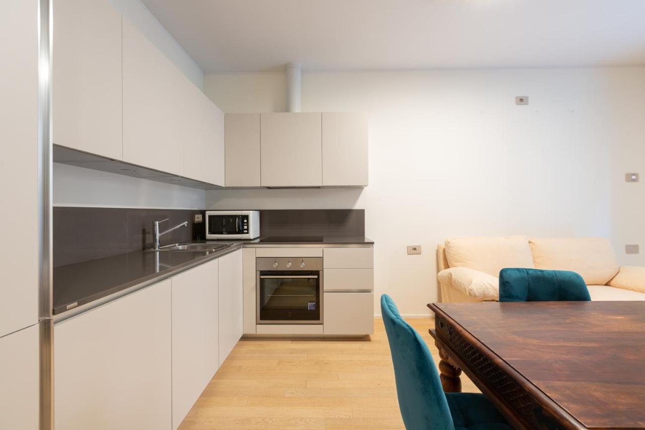 Ferienwohnung Cozy Flat With Parking Mailand Exterior foto